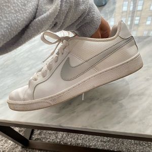 Nike Court Royale Sneakers